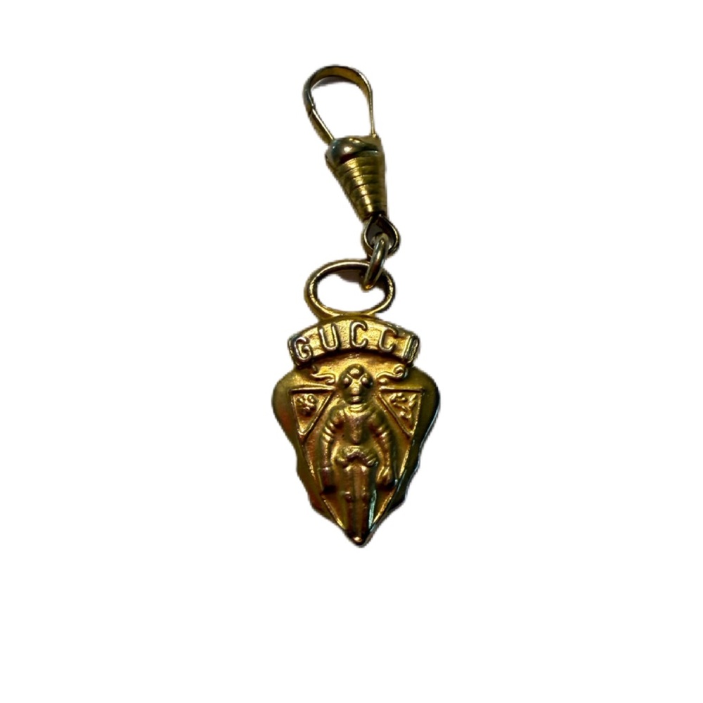 Vintage Gucci Gold Tone Metal Knight Crest Shield Zipper Pull Charm - Picture 2 of 5